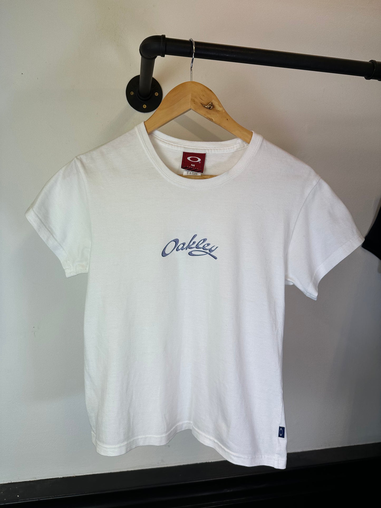 Woman’s Oakley T Shirt (M)