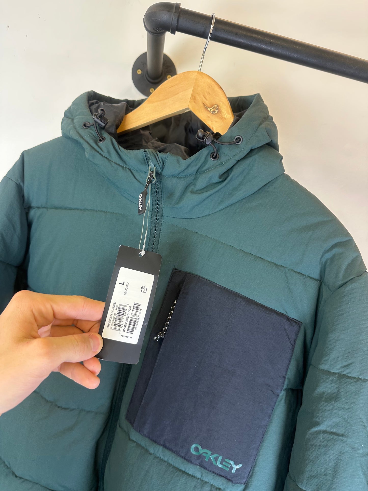 Oakley Puffer Jacket - Brand New - (L)