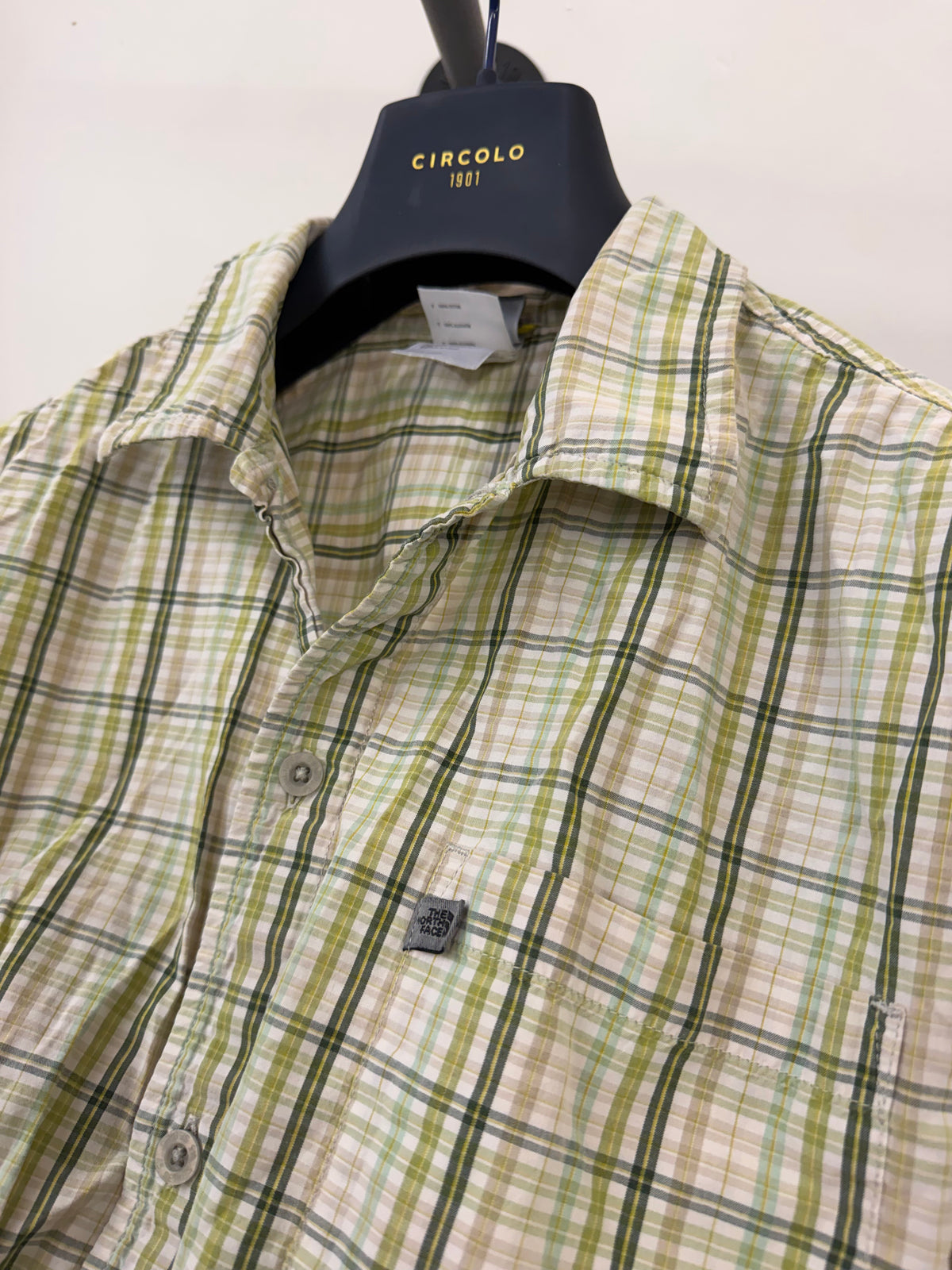 The north face shirt (M)