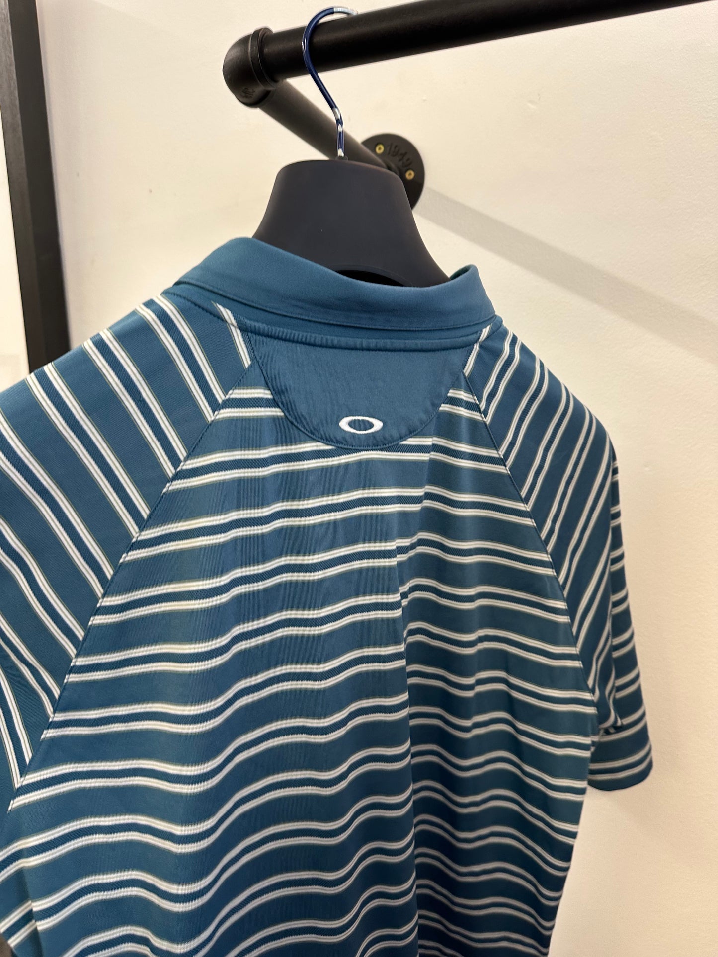 Y2K Oakley Polo (XL)