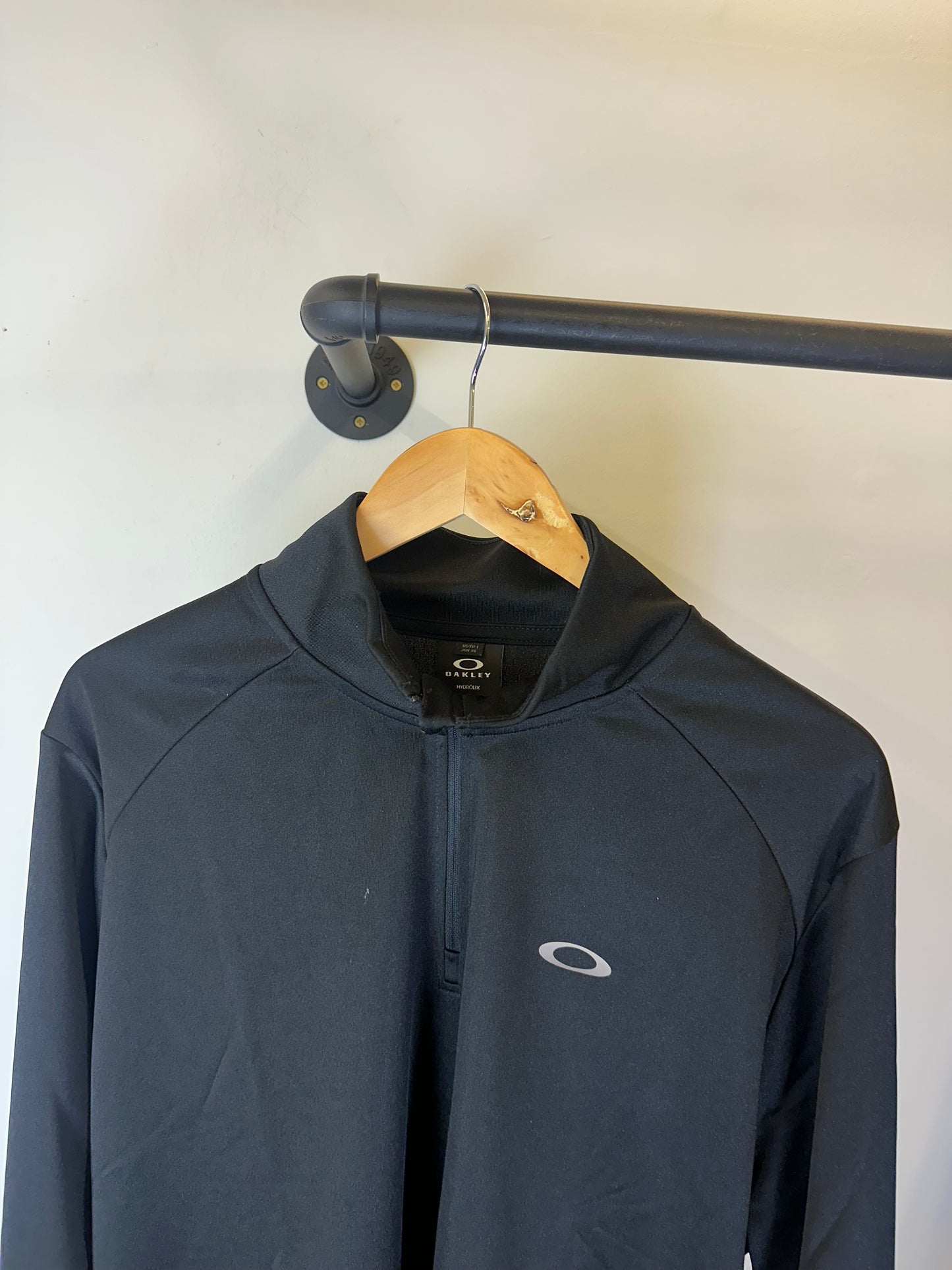 Oakley quarter zip (L)