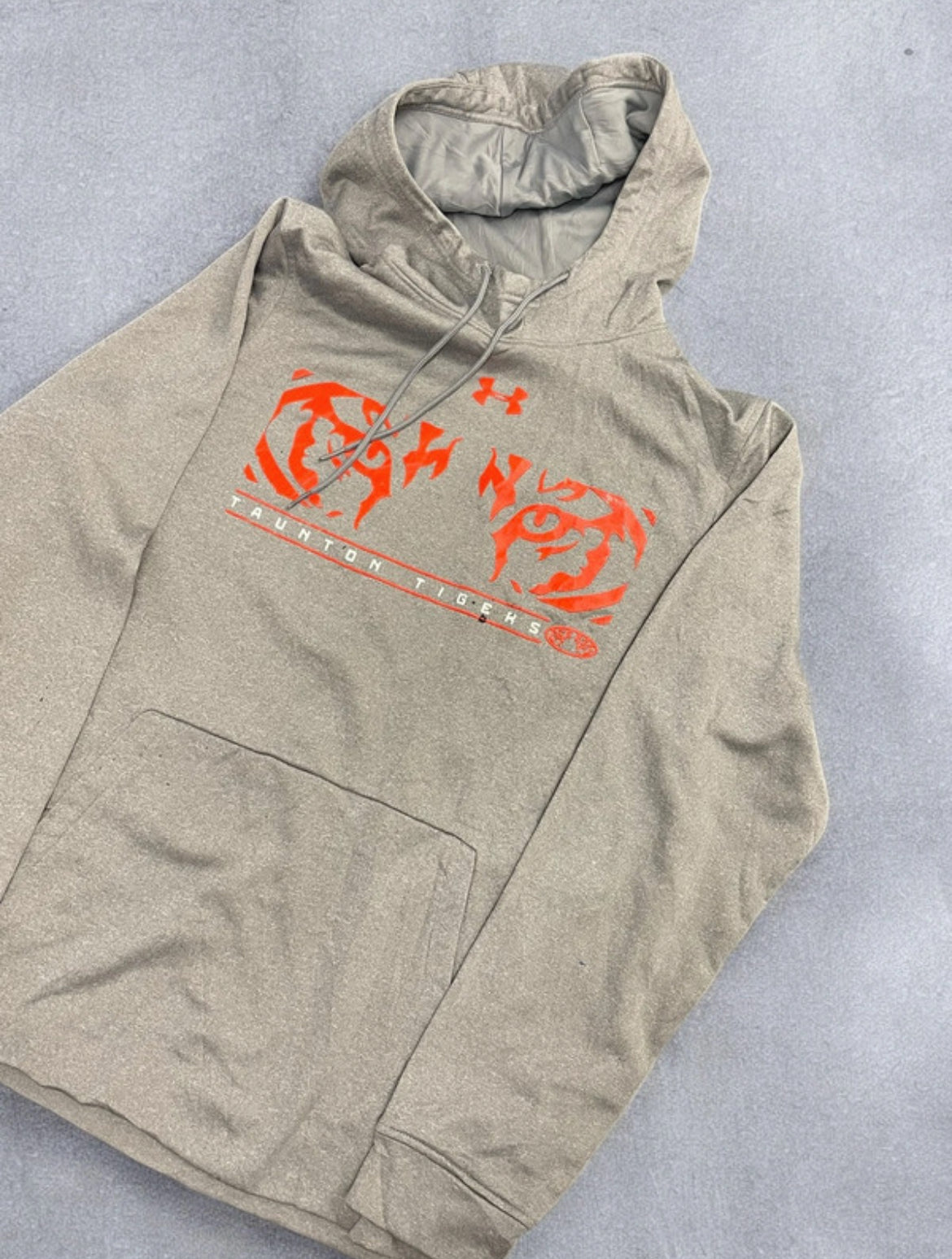 Under Armour Hoodie (M)