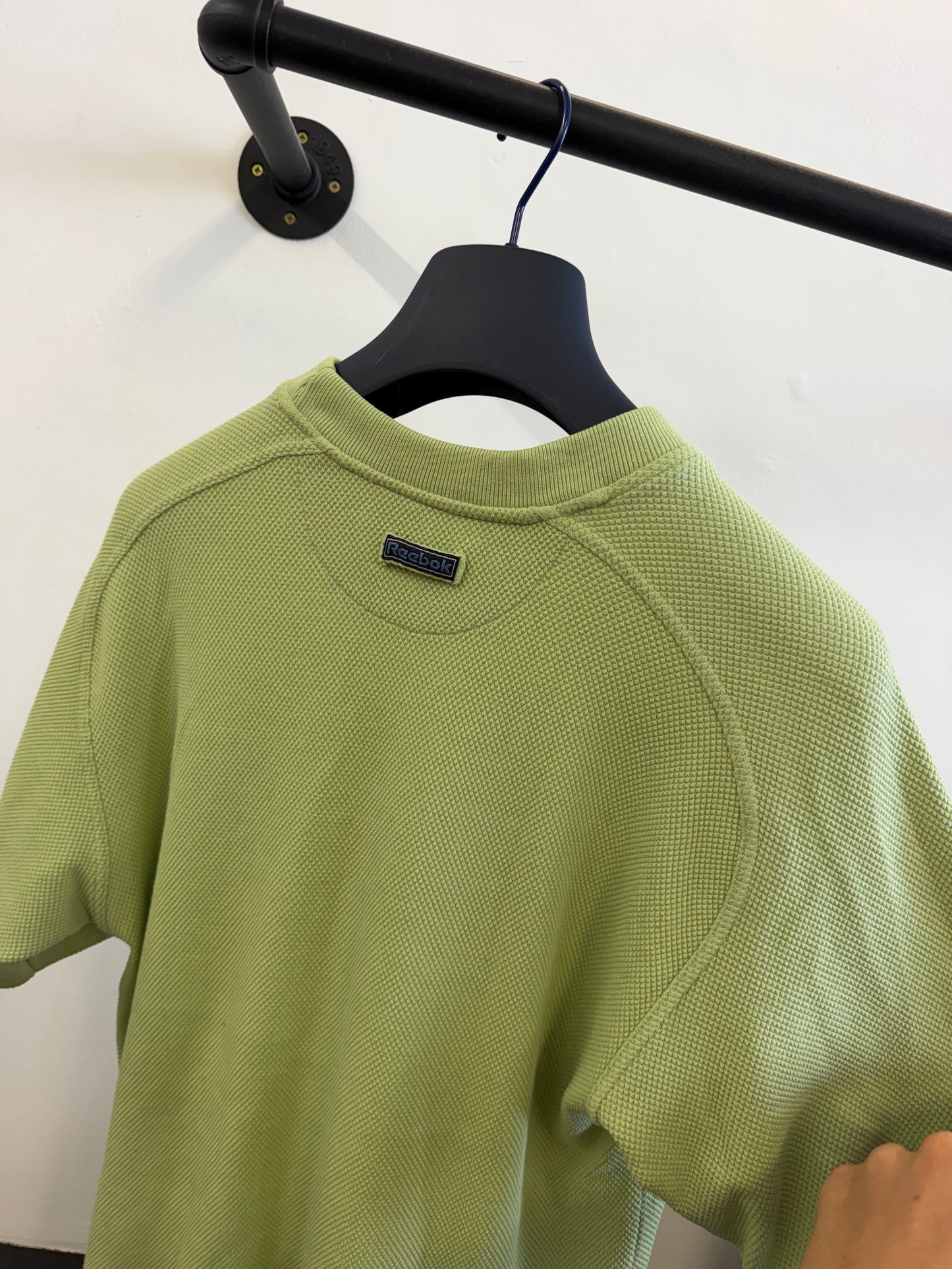 Y2K reebok tshirt (S)