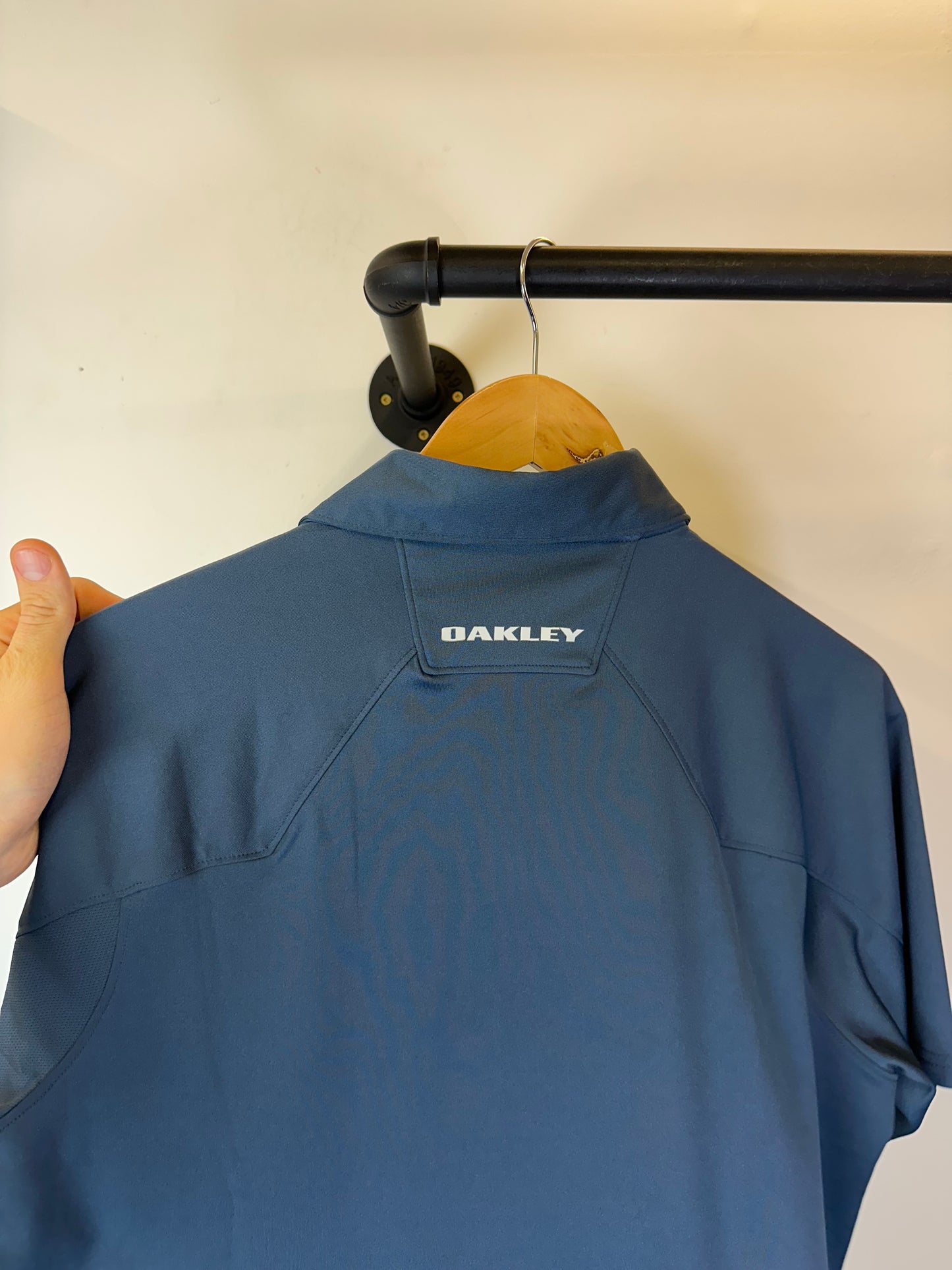 Oakley polo top (M)