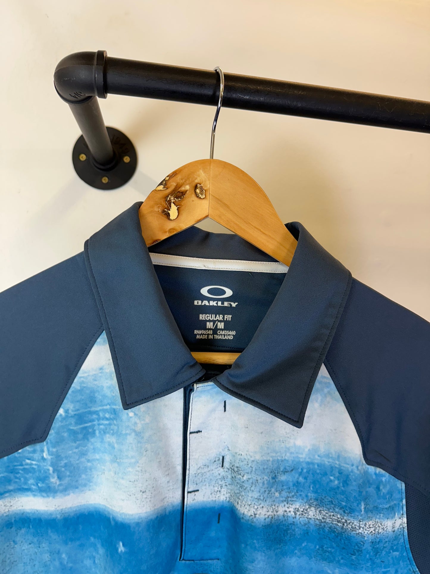 Oakley polo top (M)