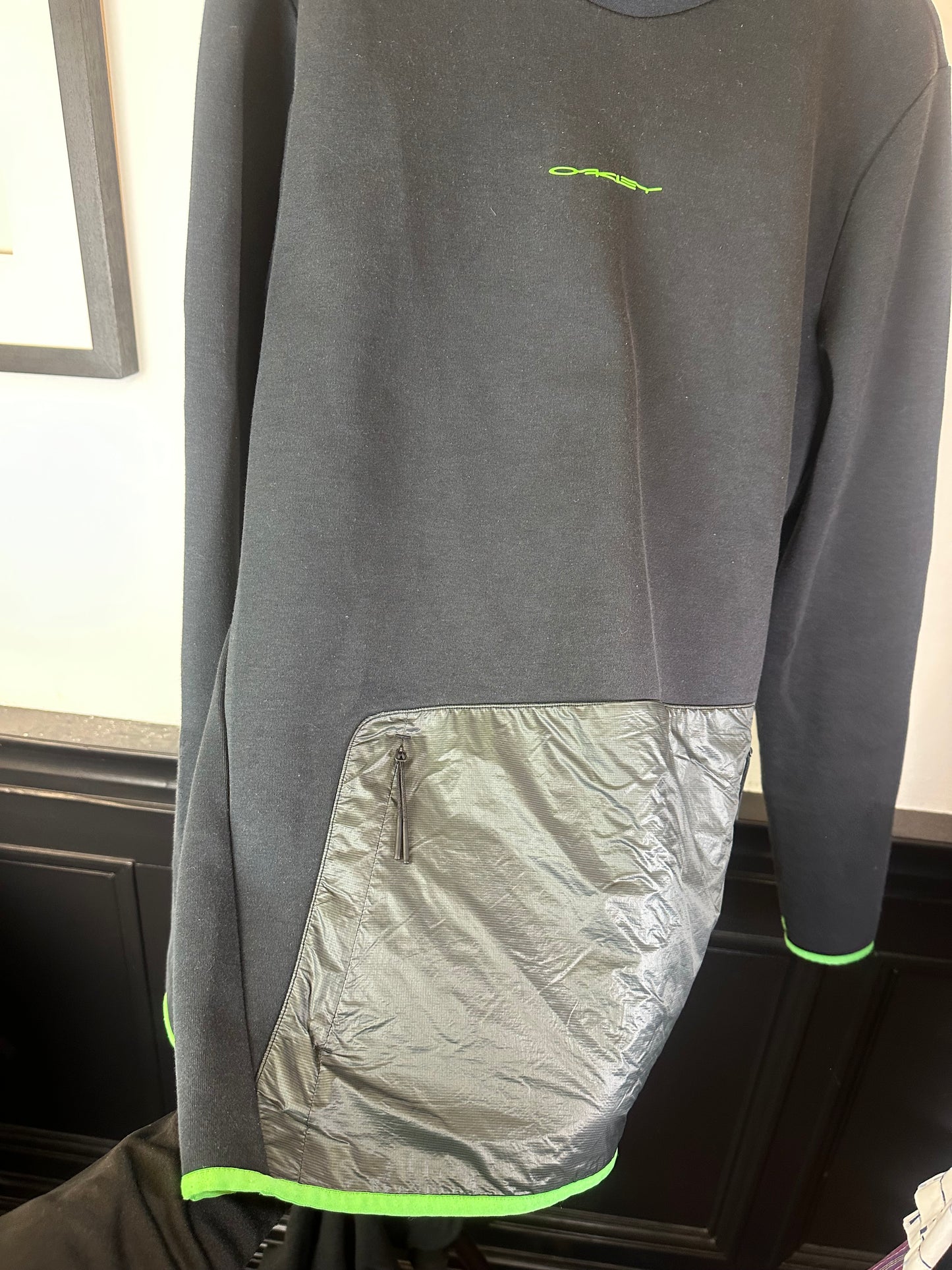 Oakley Hoodie (XL)