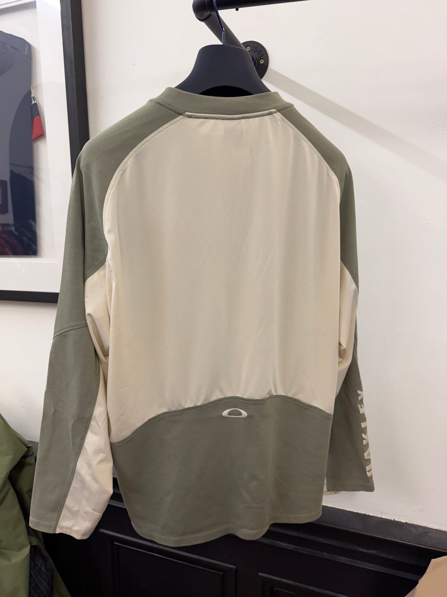 Oakley Long Sleeve T-Shirt (S)