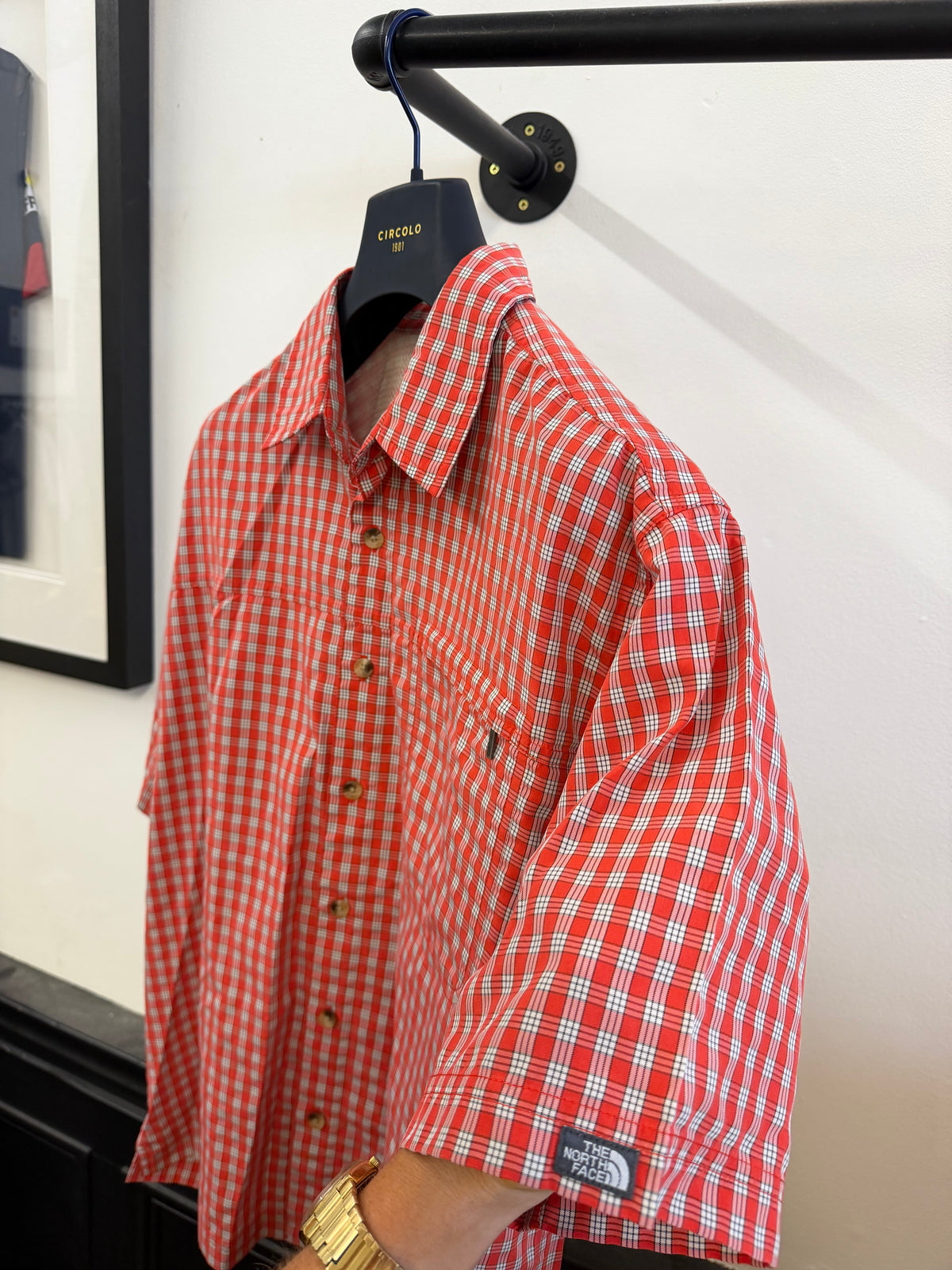 The north face shirt (M)