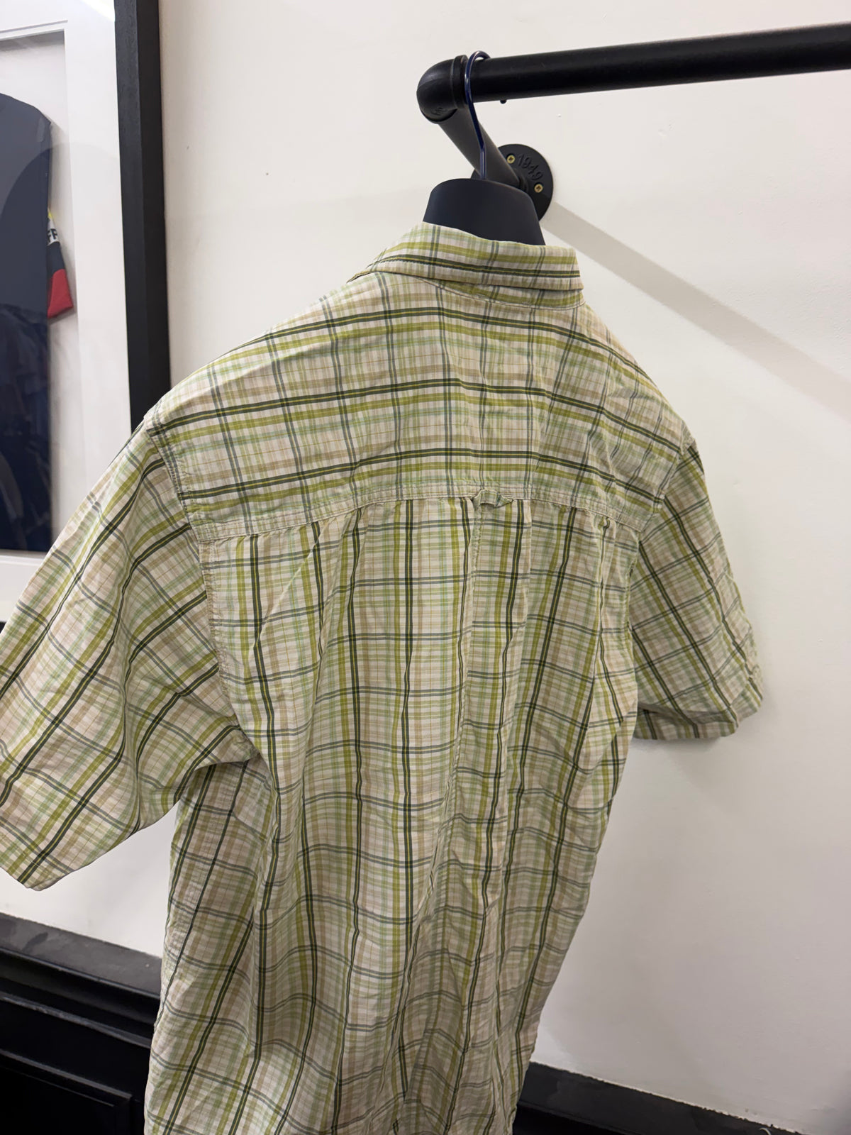 The north face shirt (M)