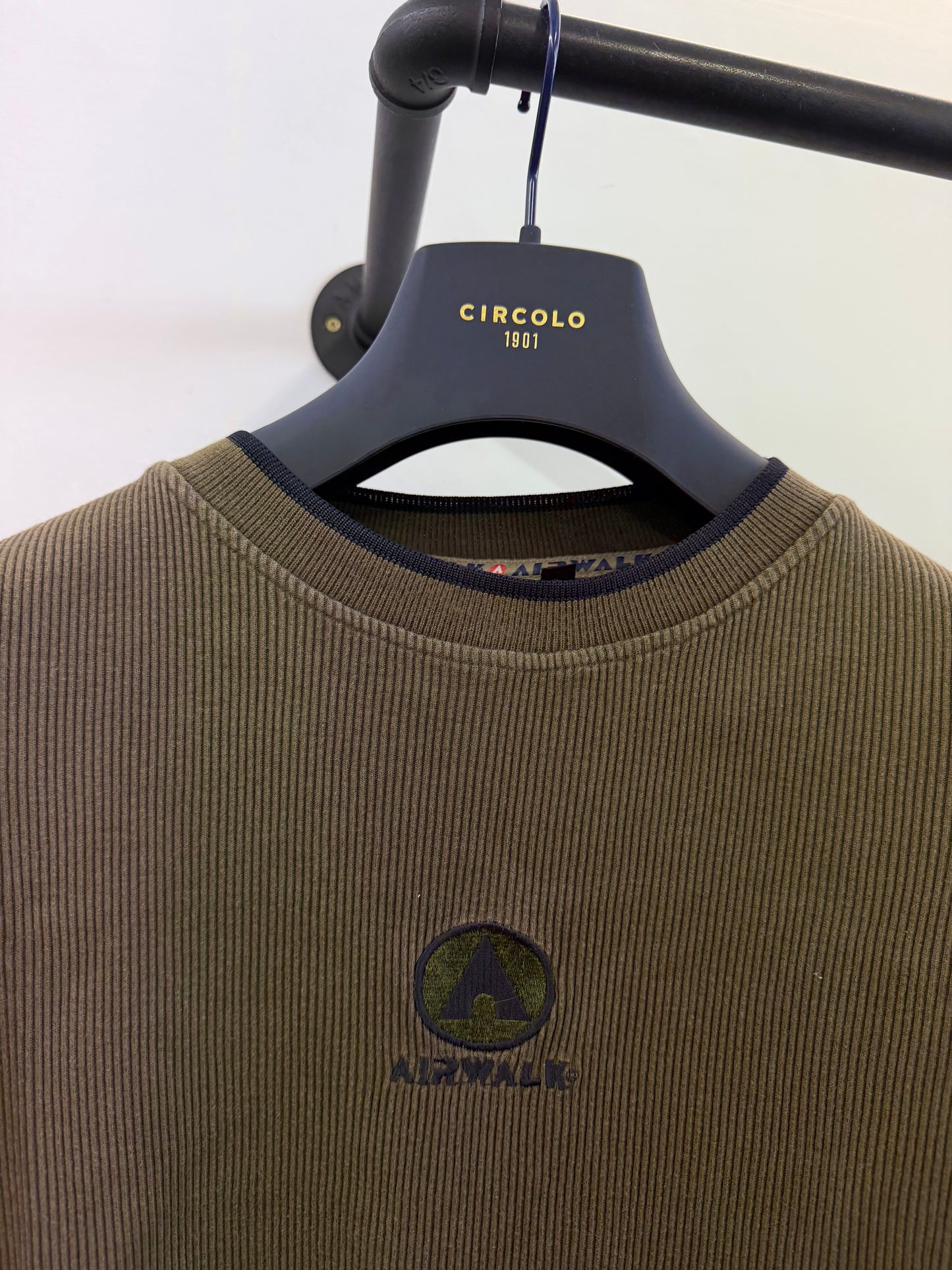 Airwalk T-Shirt (L)
