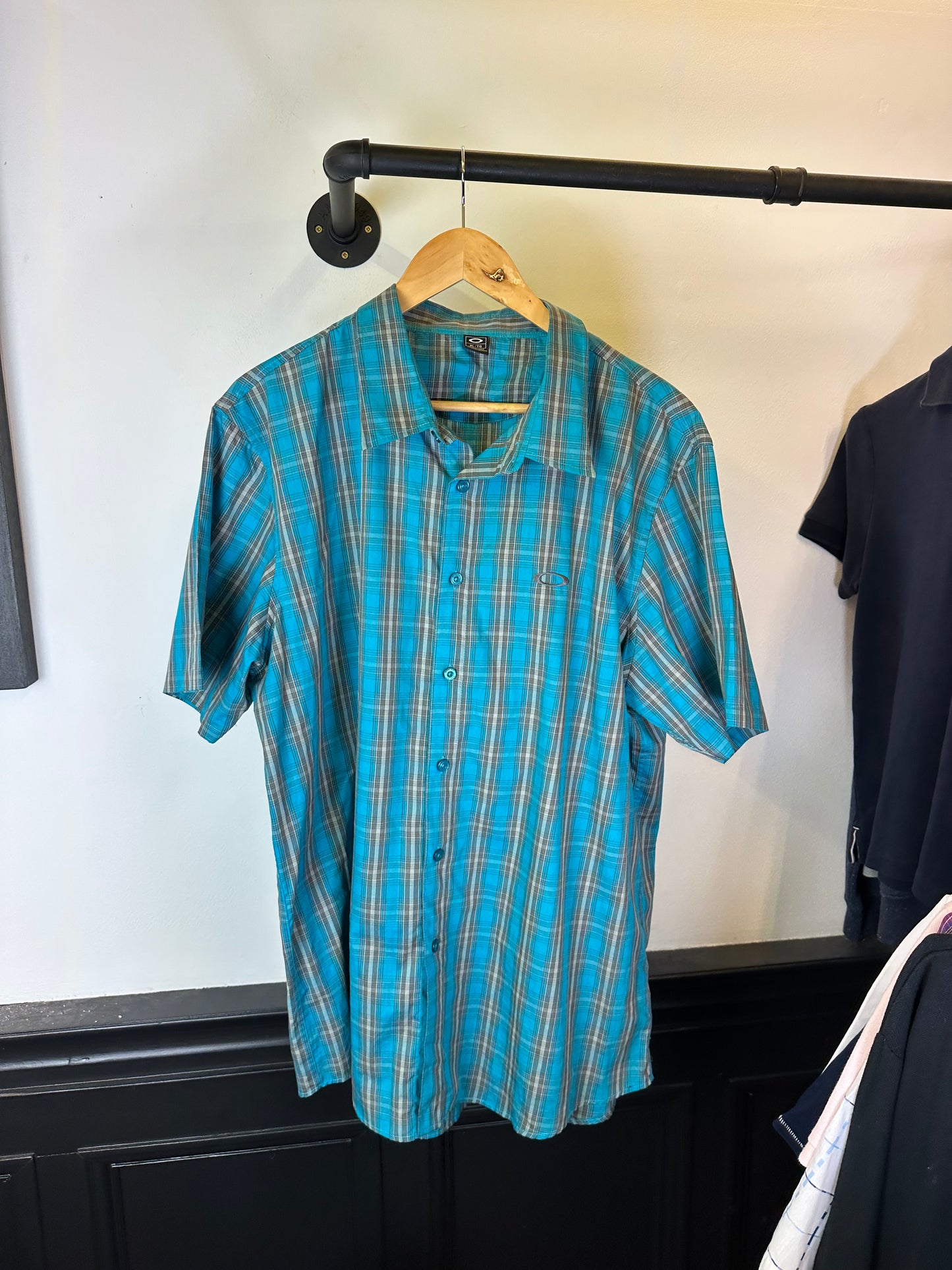 Oakley checkered shirt (XL)