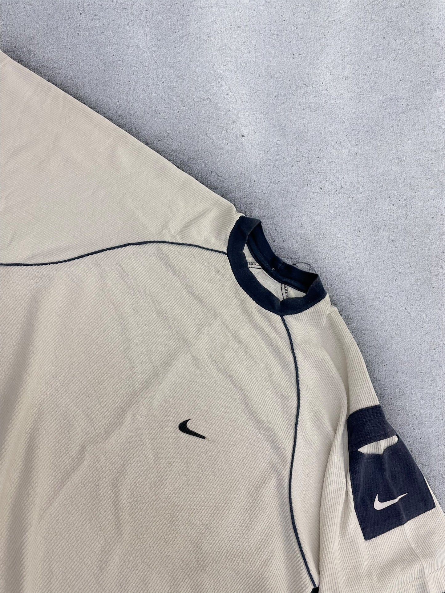 Nike Corduroy T-Shirt (L)