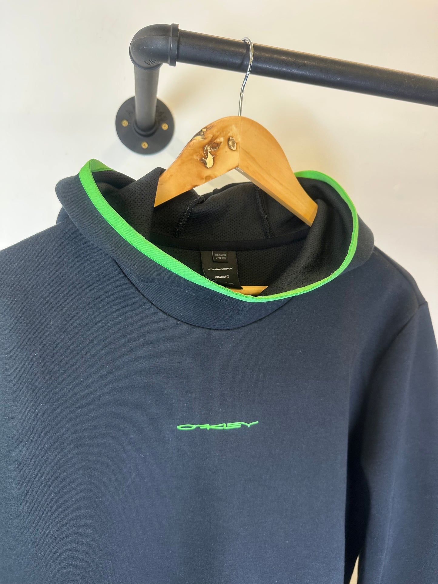 Oakley Hoodie (XL)