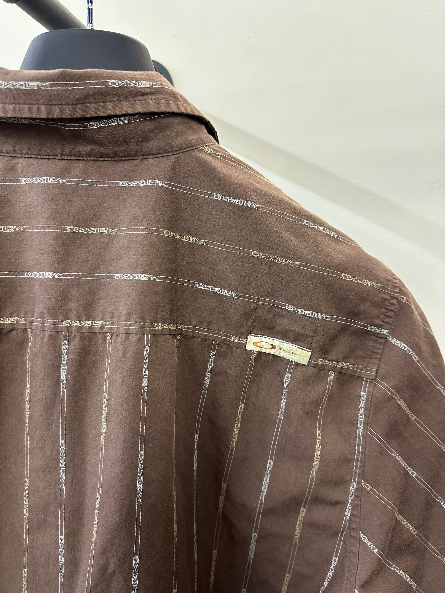 Vintage Oakley Shirt (L)