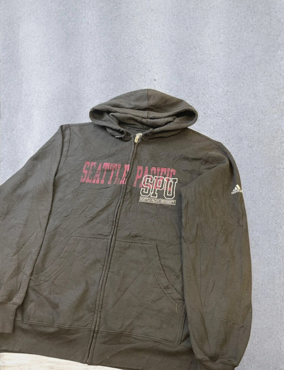 Adidas Hoodie (M)