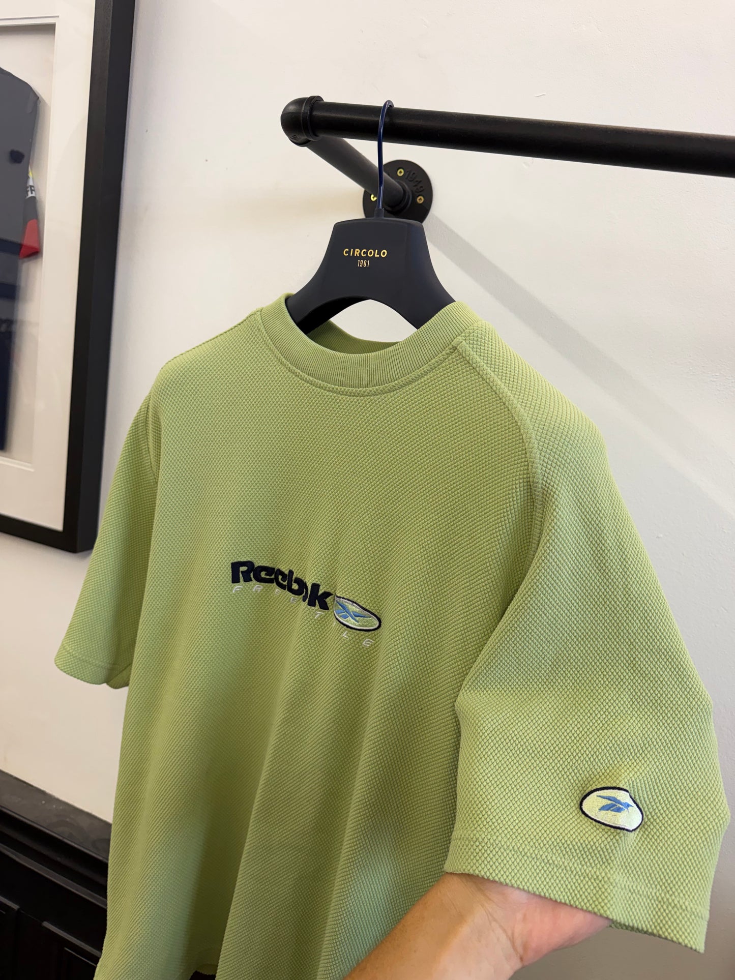 Y2K reebok tshirt (S)