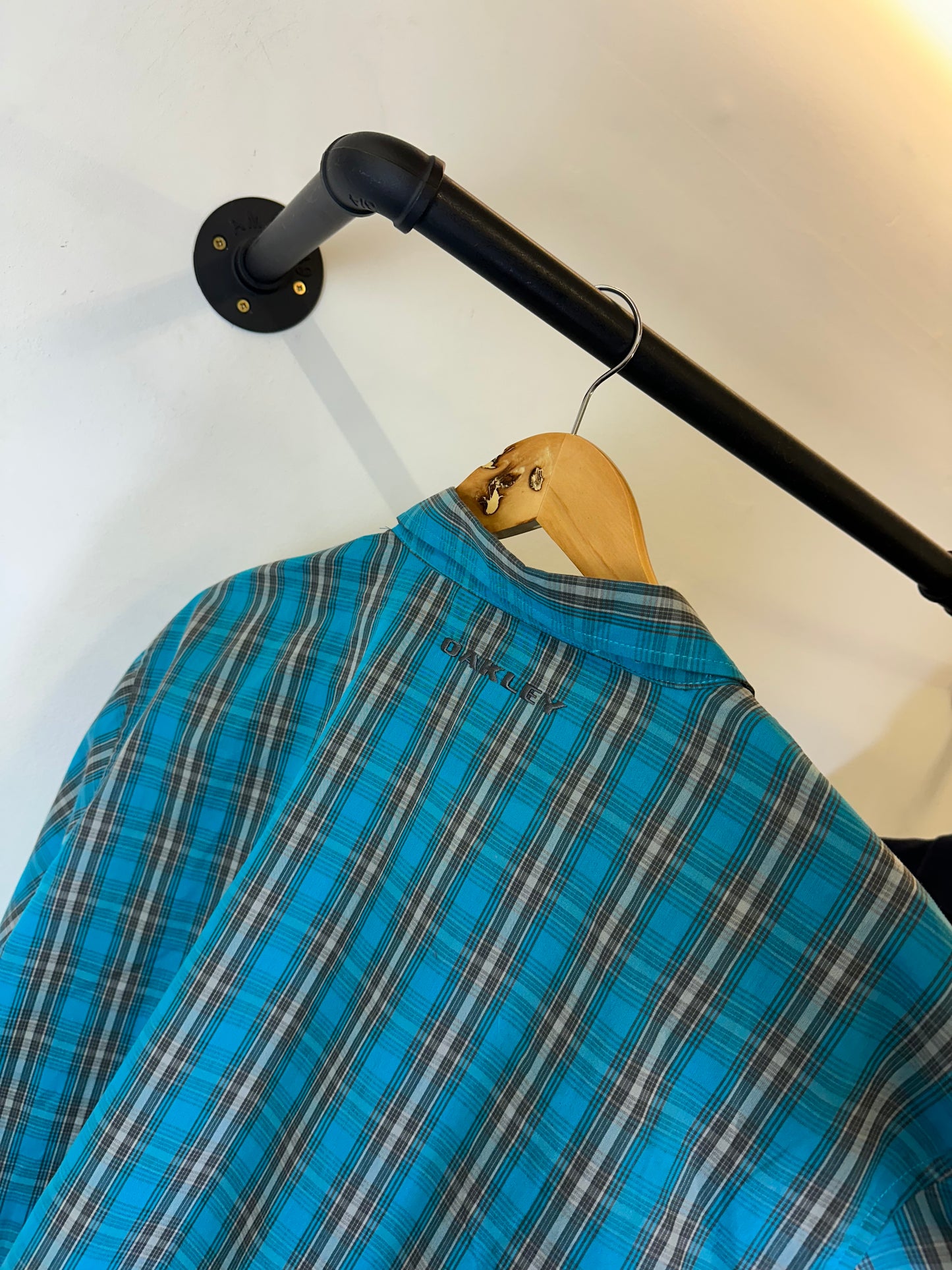Oakley checkered shirt (XL)
