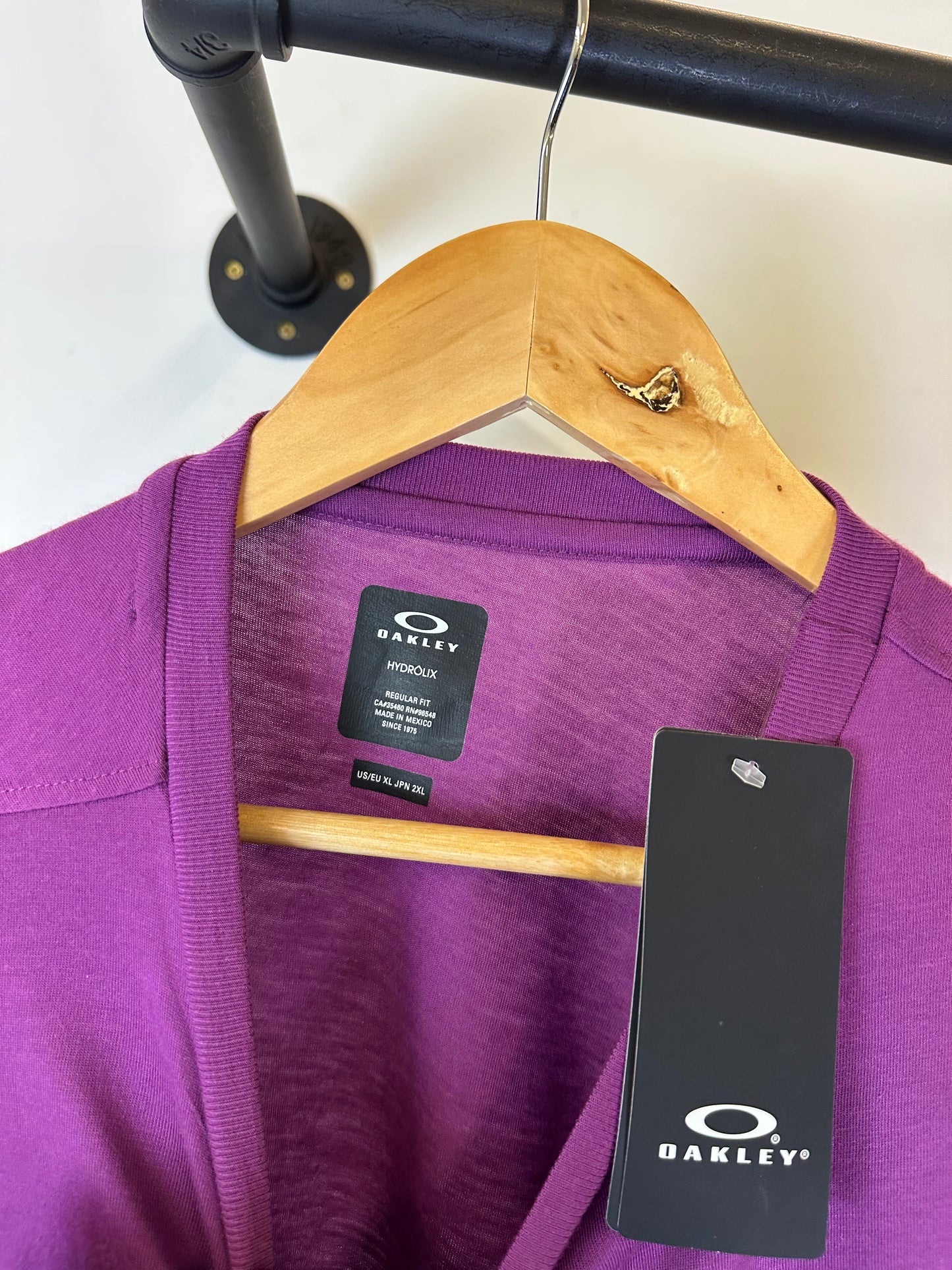 Oakley T shirt Brand New (XL)