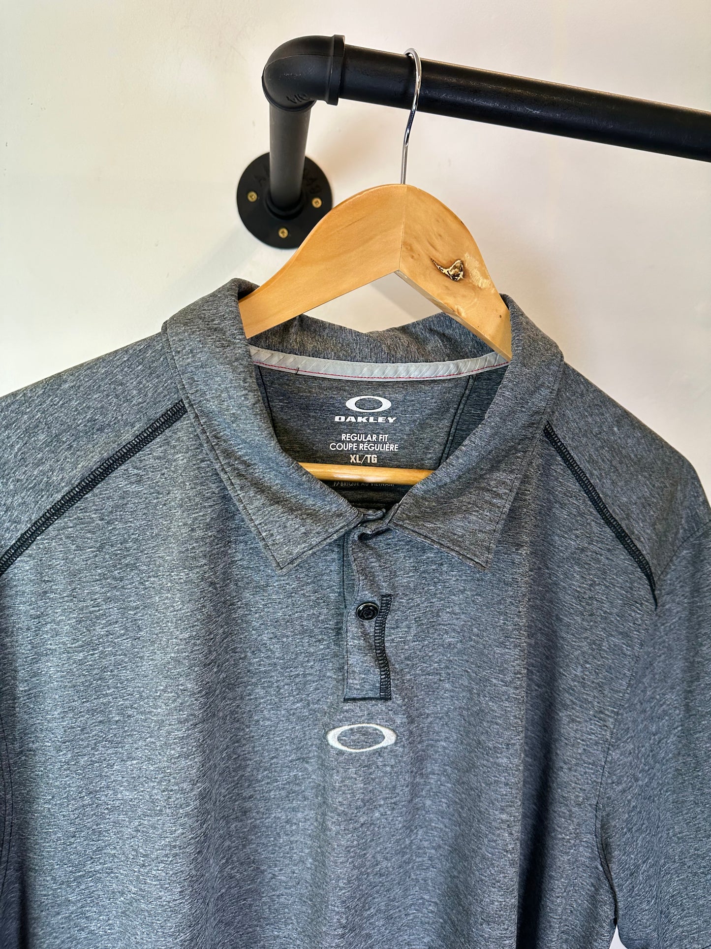 Oakley polo top (XL)