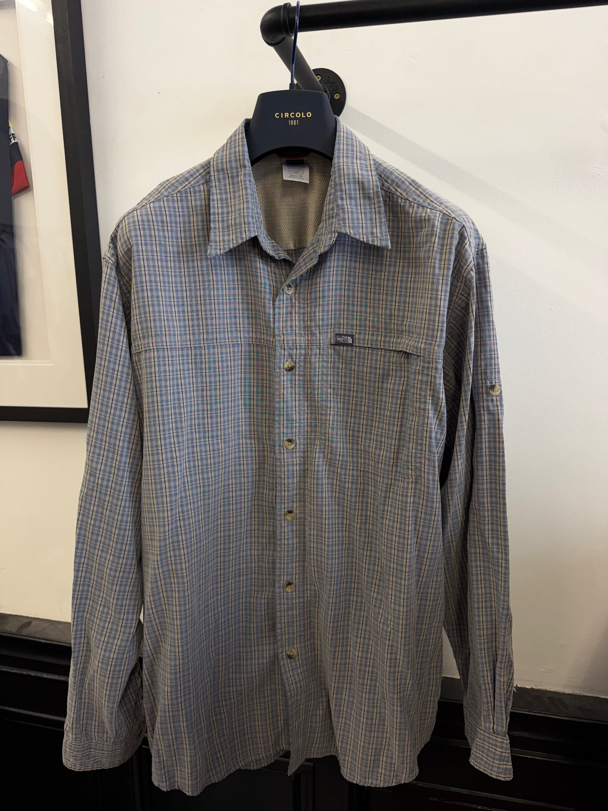 The North face shirt (L)
