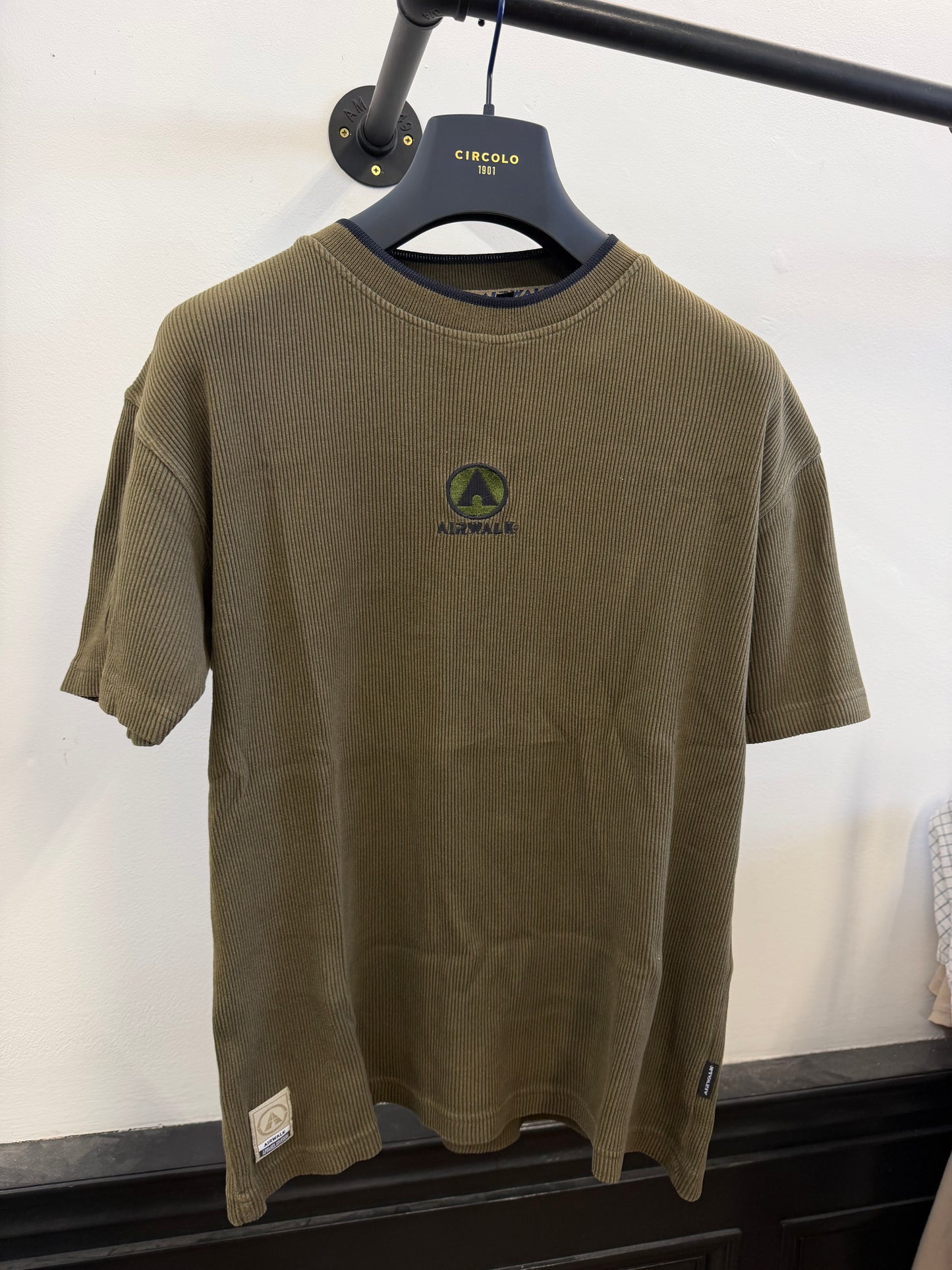 Airwalk T-Shirt (L)
