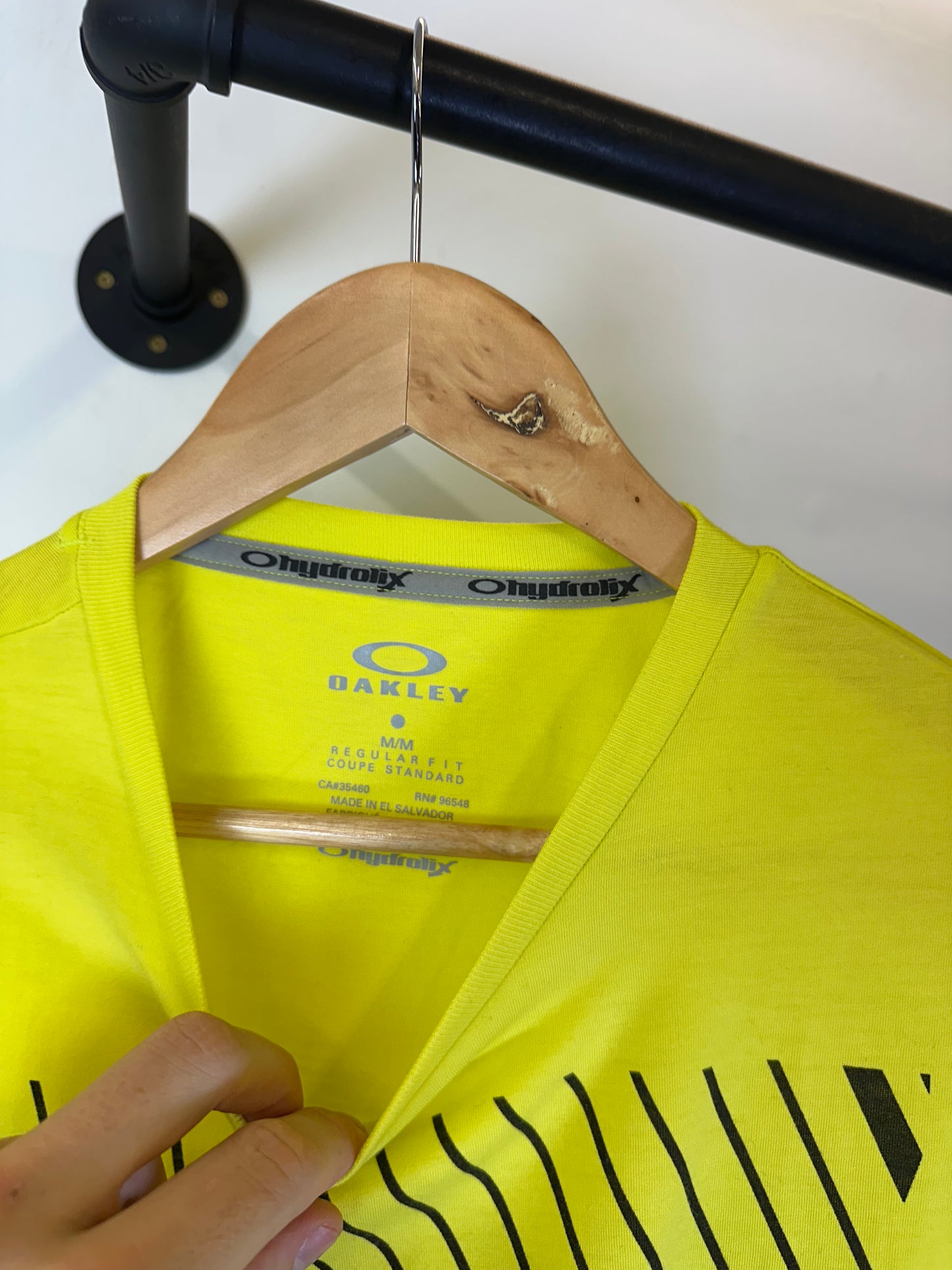 Oakley t shirt (M)