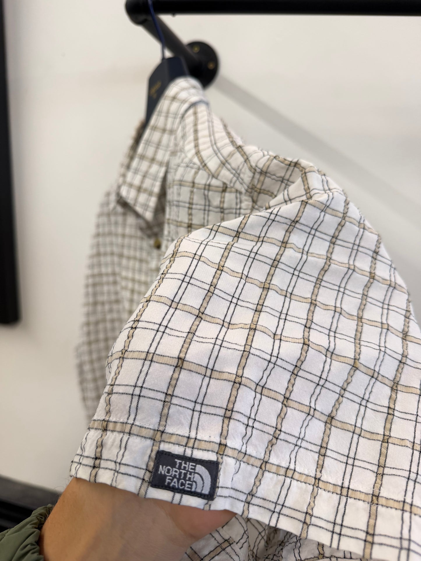 The North Face shirt (L)