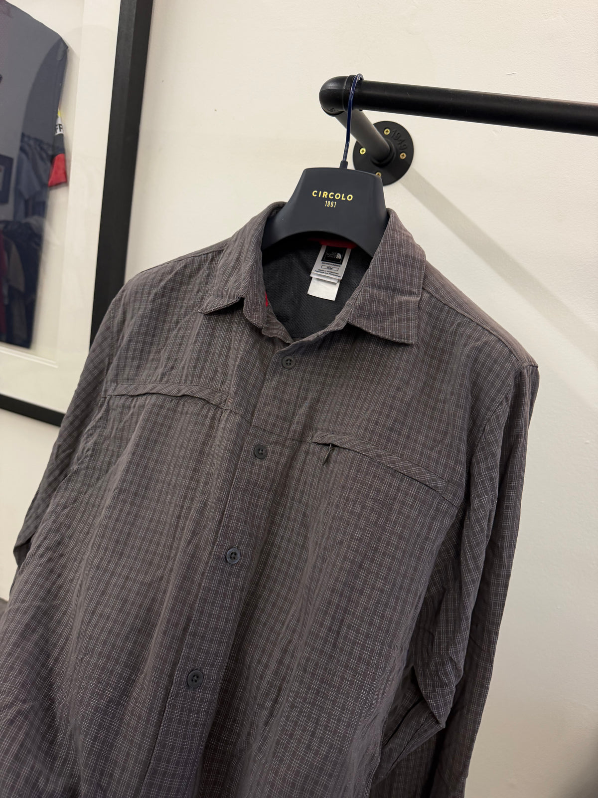 The north face shirt (M)