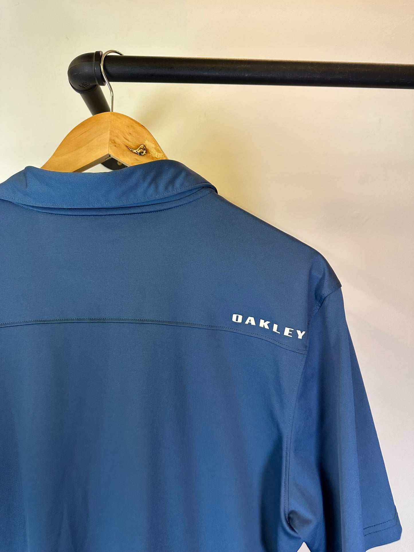 Oakley polo top (L)