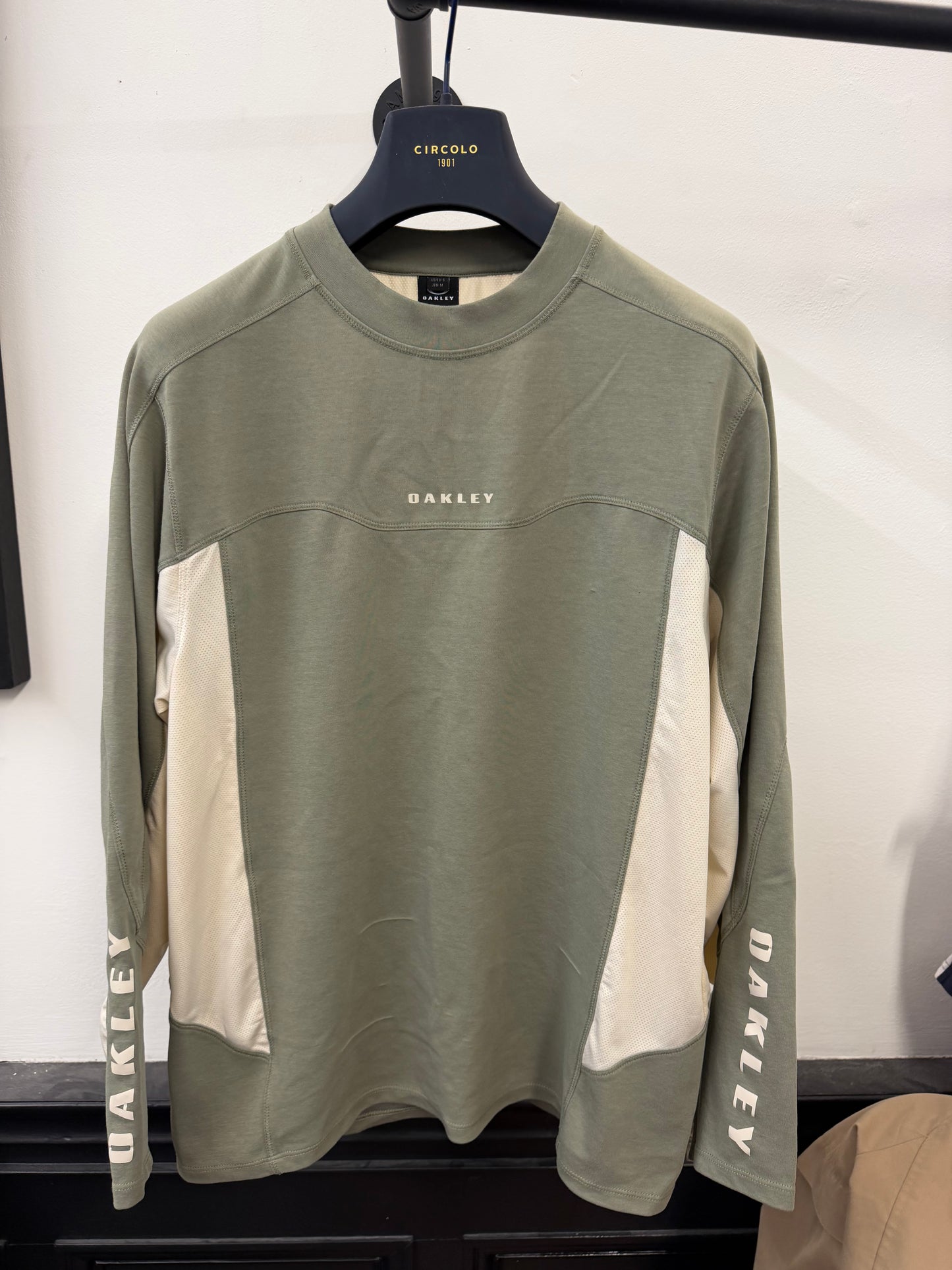 Oakley Long Sleeve T-Shirt (S)