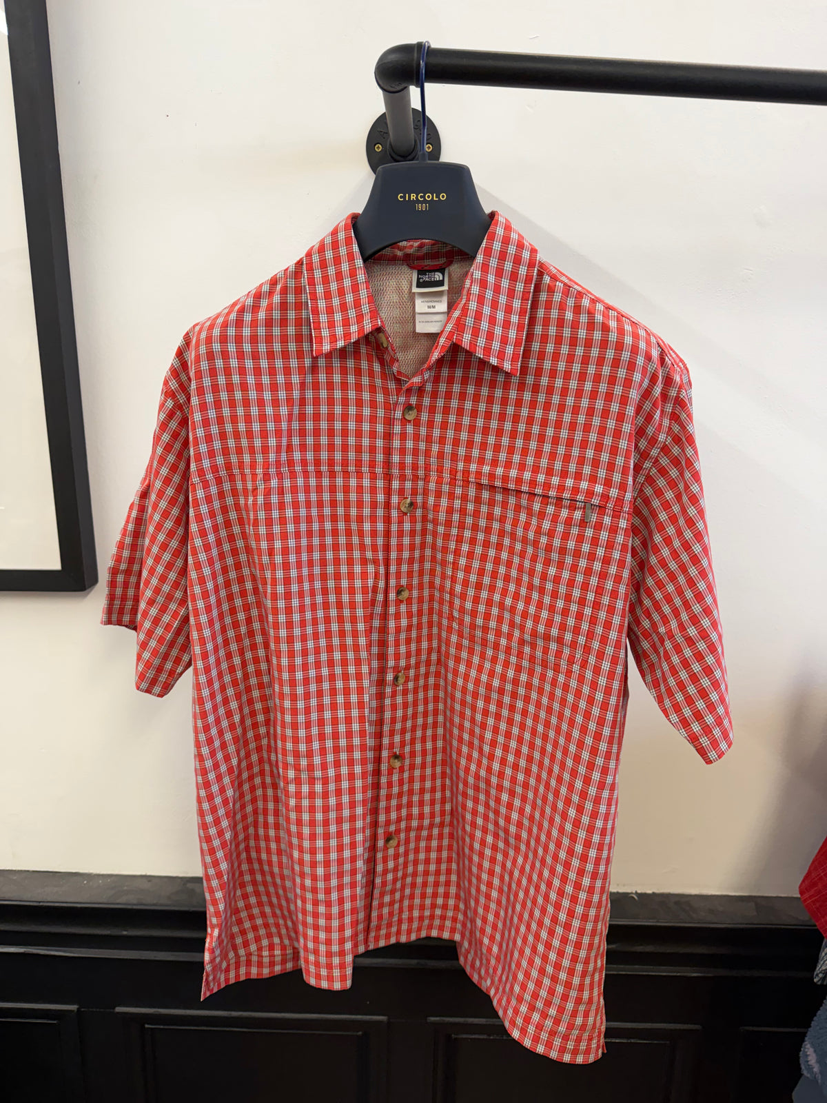 The north face shirt (M)