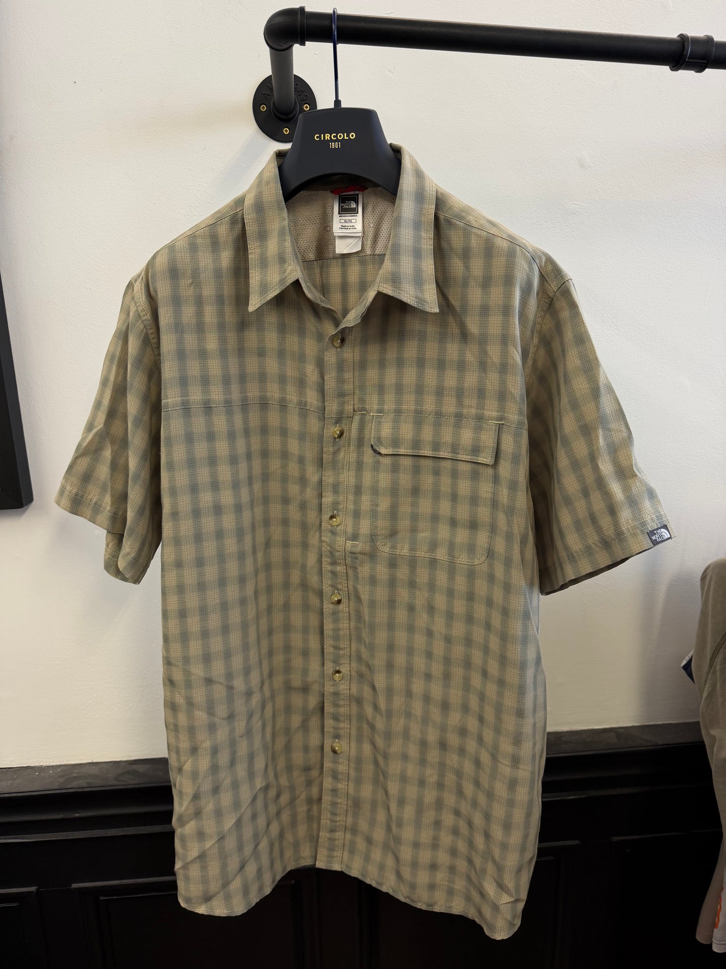 The North Face shirt (XL)