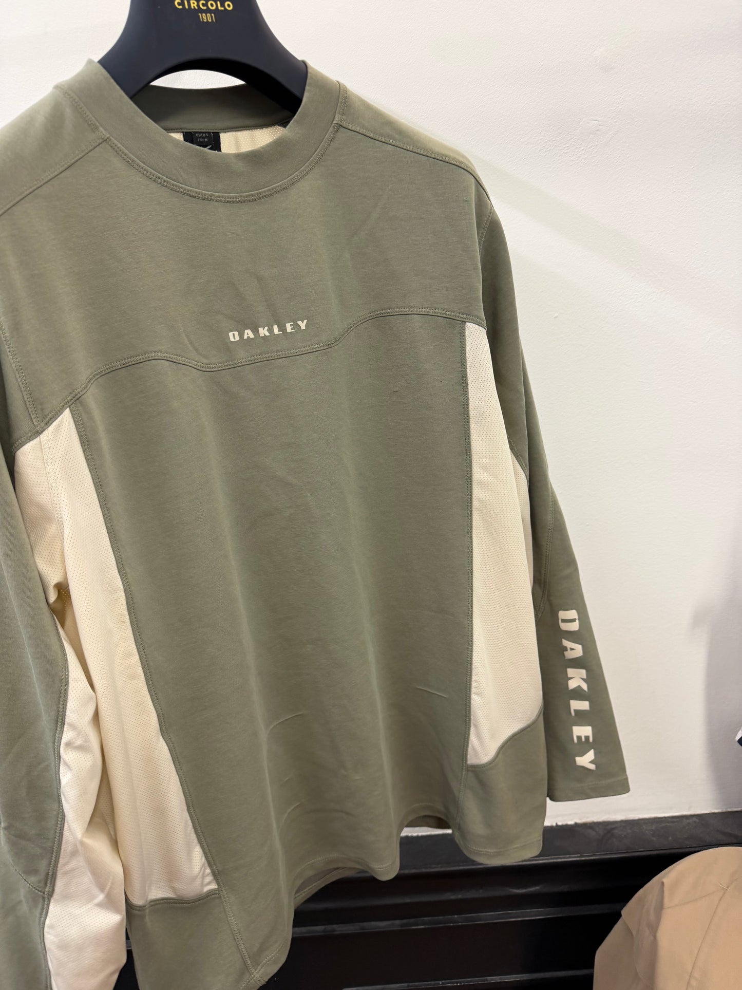 Oakley Long Sleeve T-Shirt (S)